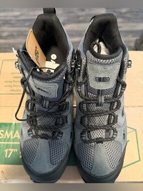 Hi Tec men’s 8 ht ravus mid- new no box